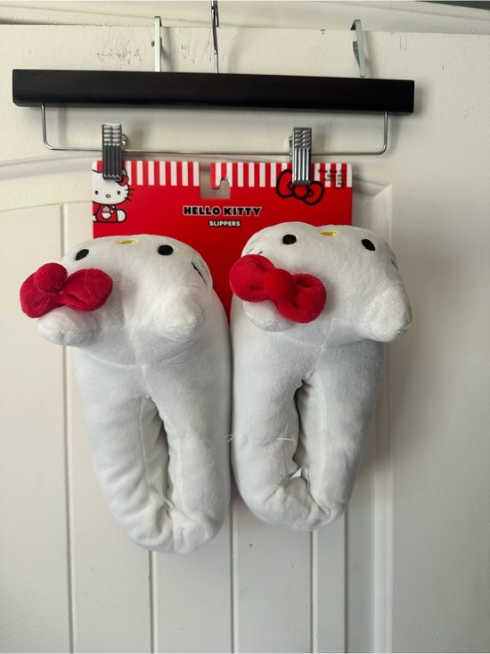 Hello Kitty Shoes - Hello Kitty White Plush Slippers with Red Bows Size 5-6 XS-S